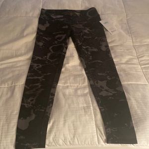 Alo Yogo Pant- Black Lightening
